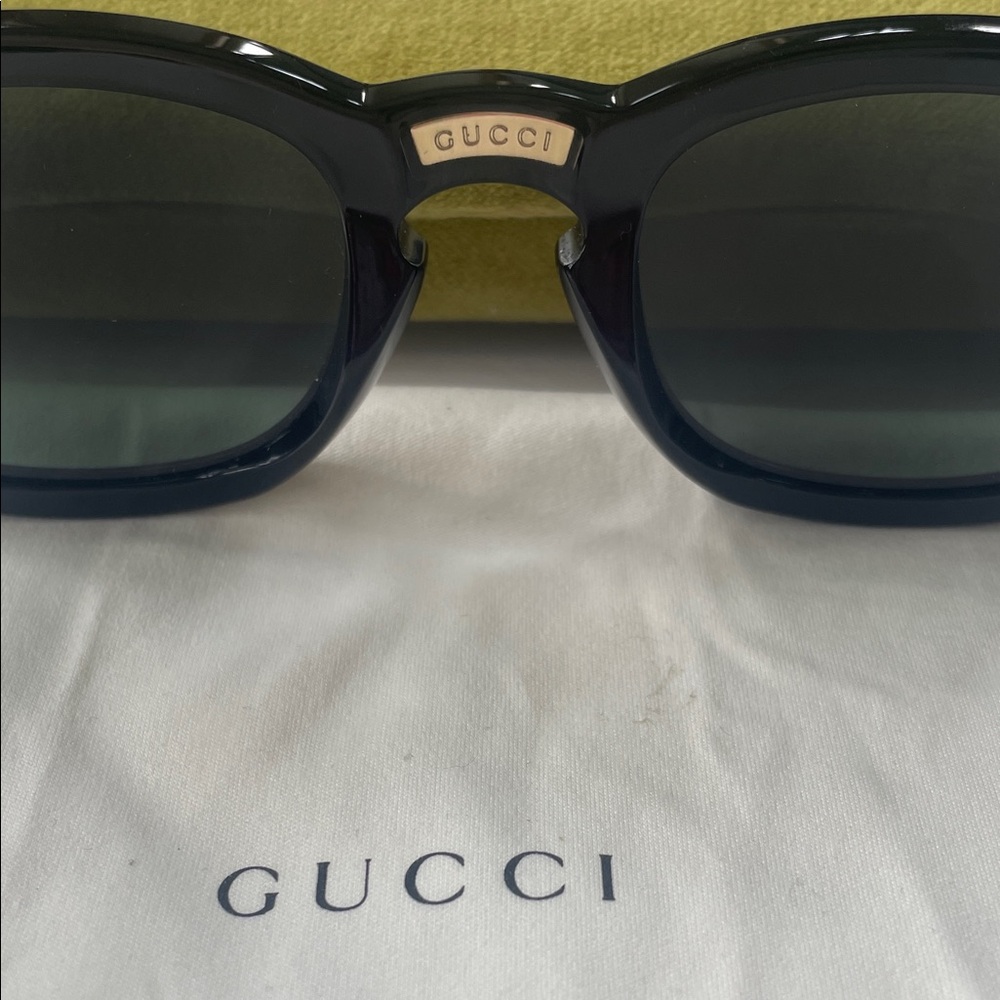 Gucci unisex 49 mm black Sunglasses - Picture 3 of 6